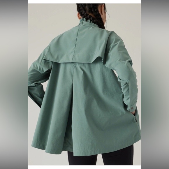 New Athleta Advantage Poplin Top Size Medium - Picture 2 of 8